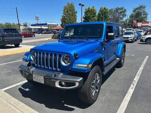 Used 2021 Jeep Wrangler Unlimited Sahara AWD/4WD image 1