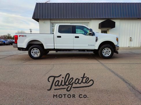 Used 2019 Ford F250 XLT w/ XLT Value Package AWD/4WD image 1