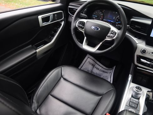 Used 2023 Ford Explorer XLT w/ Equipment Group 202A image 2