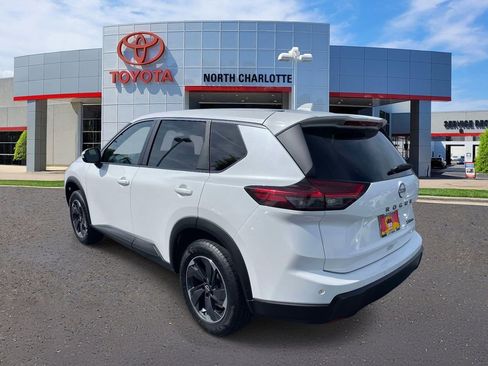 Used 2024 Nissan Rogue SV AWD/4WD image 7