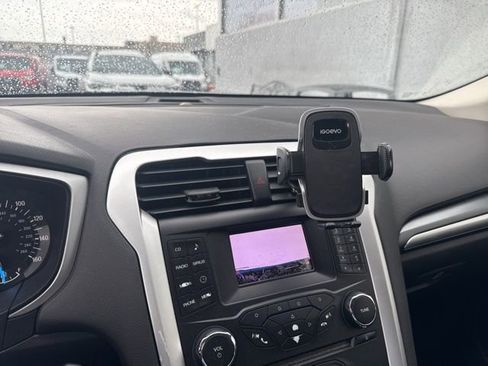 Used 2013 Ford Fusion SE FWD image 10
