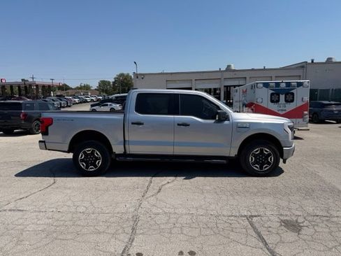 Used 2023 Ford F150 Lightning XLT AWD/4WD image 4