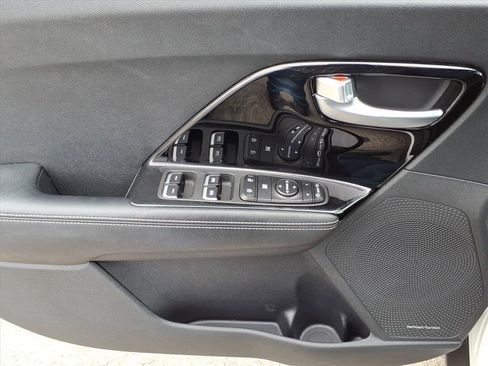 Used 2022 Kia Niro EX Premium image 16