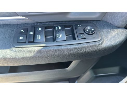 Used 2023 RAM 1500 Classic SLT AWD/4WD image 10