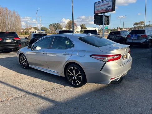 Used 2019 Toyota Camry SE image 7