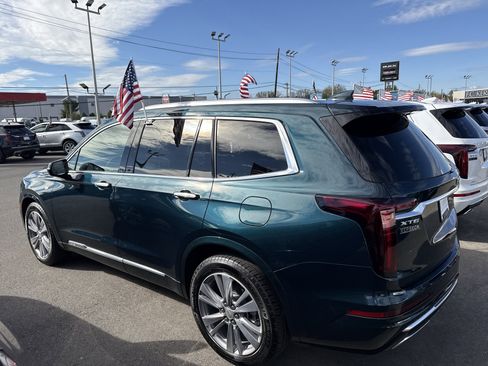 Used 2025 Cadillac XT6 Premium Luxury image 11