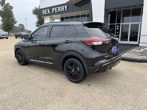 Used 2024 Nissan Kicks SR image 4