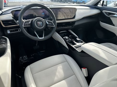 Certified 2025 Buick Envision Avenir image 6