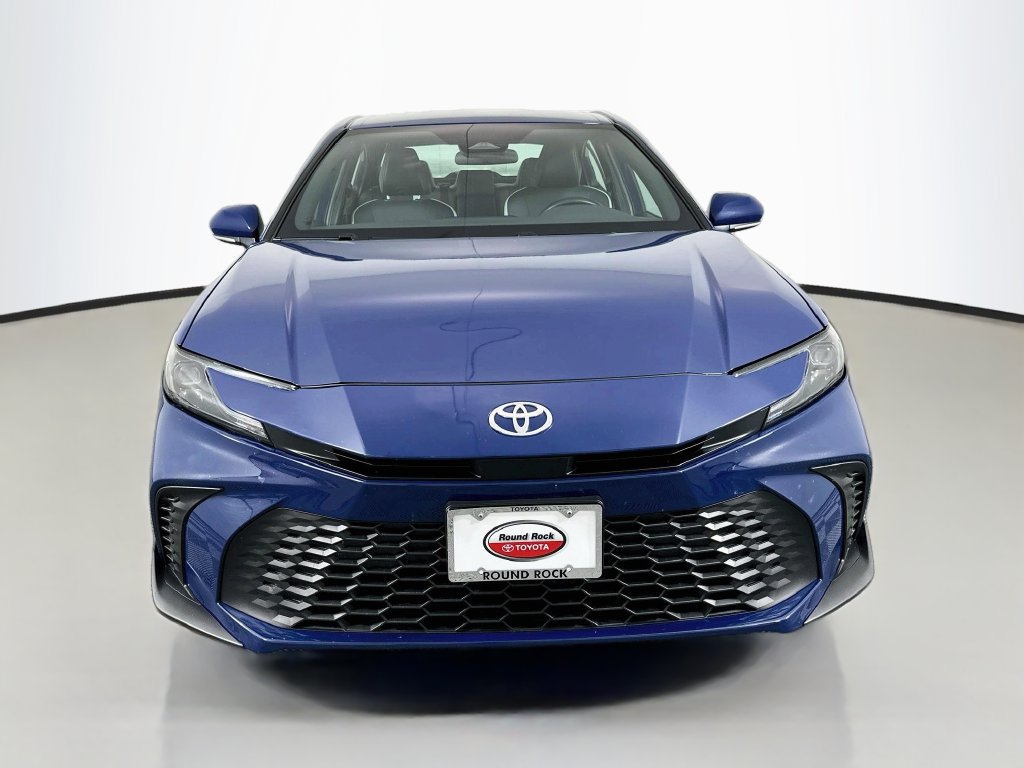 Used 2025 Toyota Camry SE FWD image 2
