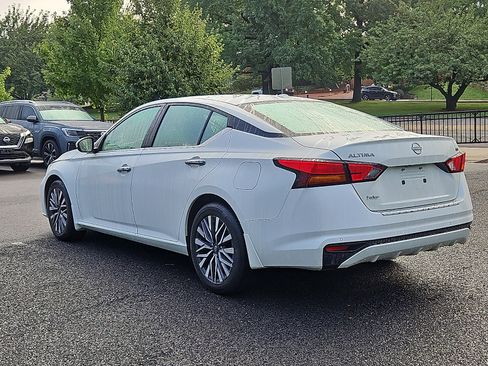 Certified 2023 Nissan Altima 2.5 SV FWD image 4