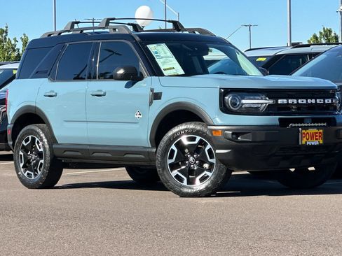 Used 2022 Ford Bronco Sport Outer Banks w/ Tech Package AWD/4WD image 2