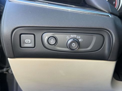 Used 2020 Buick Enclave Essence w/ Sport Touring Edition image 25