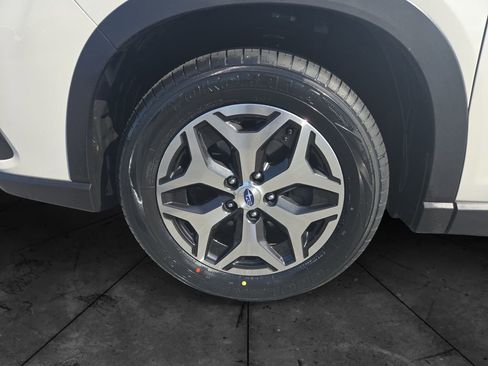 Certified 2023 Subaru Forester Premium AWD/4WD image 14