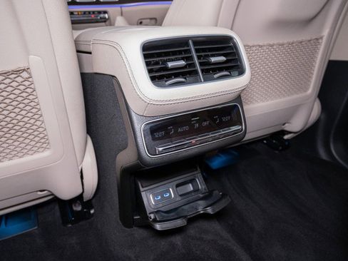 Certified 2024 Mercedes-Benz GLS 450 4MATIC image 28