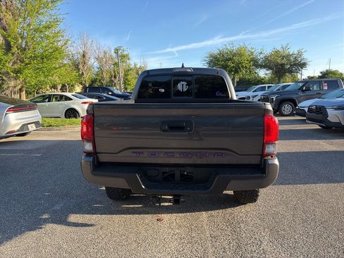 Used 2021 Toyota Tacoma SR w/ SR Convenience Package image 4