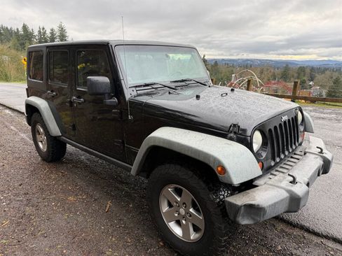 Used 2011 Jeep Wrangler Unlimited Rubicon w/ Dual Top Group AWD/4WD image 6