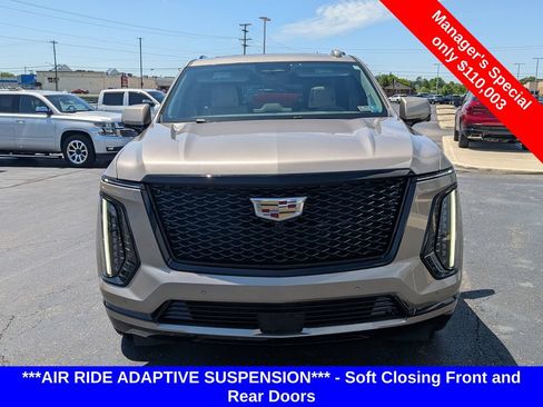 Used 2025 Cadillac Escalade Sport Platinum w/ LPO, Floor Liner Package AWD/4WD image 2