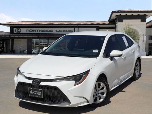 Used 2022 Toyota Corolla LE FWD image 1
