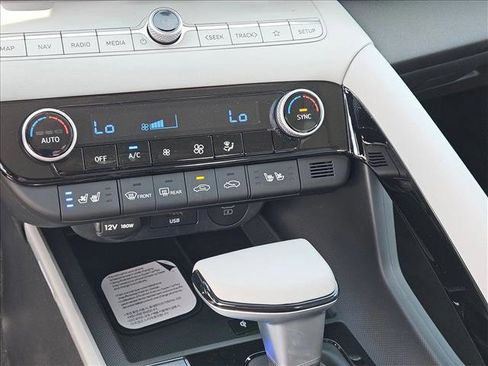 New 2026 Hyundai Elantra Limited FWD image 15
