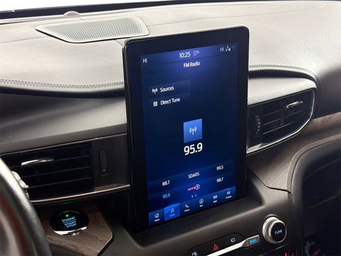 Used 2020 Ford Explorer Platinum image 14