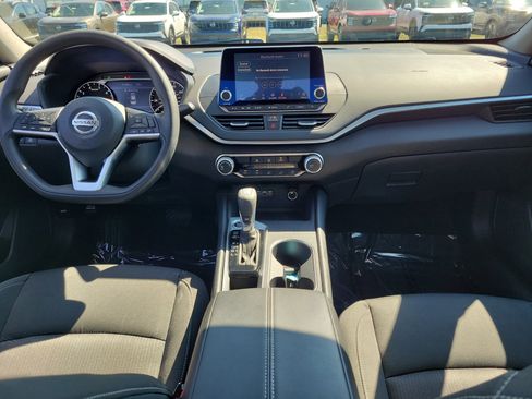 Certified 2022 Nissan Altima 2.5 SV image 9