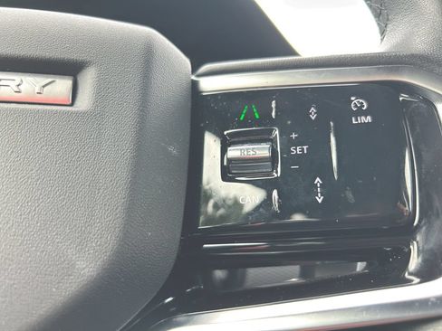 Used 2023 Land Rover Discovery Sport SE R-Dynamic AWD/4WD image 18
