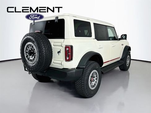 New 2026 Ford Bronco Outer Banks w/ Sasquatch Package AWD/4WD image 6