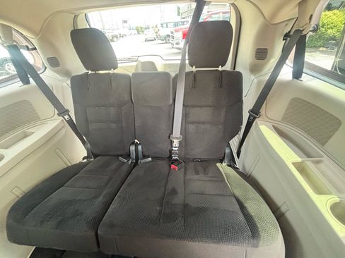 Used 2019 Dodge Grand Caravan SE FWD image 52
