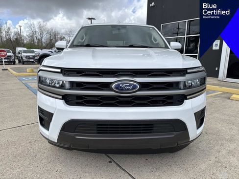 Certified 2024 Ford Expedition XLT RWD image 3