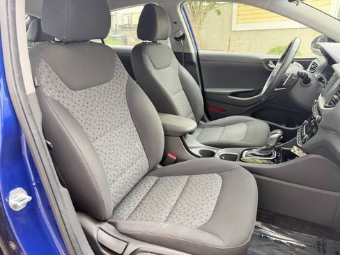 Used 2019 Hyundai Ioniq Plug-In Hybrid FWD image 23