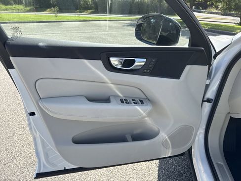 New 2025 Volvo XC60 T8 Plus w/ Protection Package Premier image 15