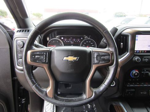 Used 2021 Chevrolet Silverado 2500 High Country w/ Z71 Off-Road Package AWD/4WD image 15