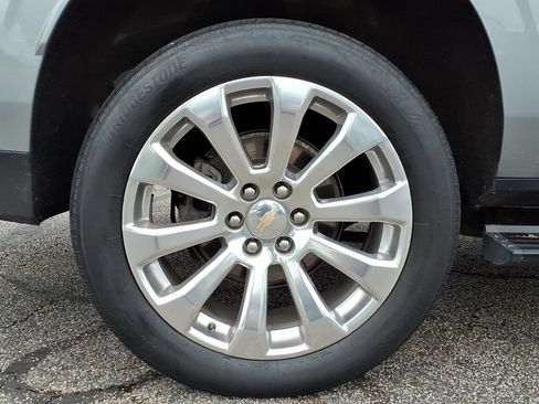 Used 2023 Chevrolet Suburban Premier AWD/4WD image 8