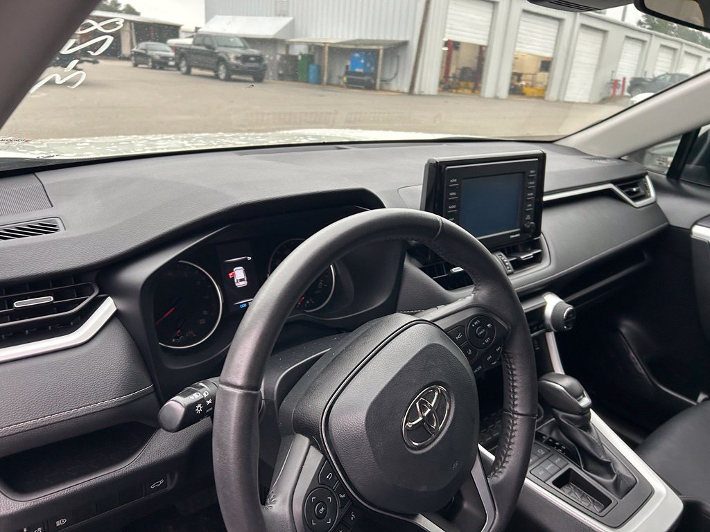 Used 2022 Toyota RAV4 XLE Premium FWD image 10
