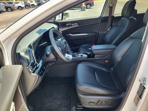 Used 2025 Kia Sportage EX FWD image 10