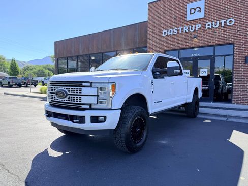 Used 2019 Ford F350 Platinum AWD/4WD image 3