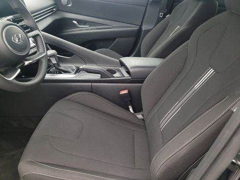 Used 2023 Hyundai Elantra SEL FWD image 17