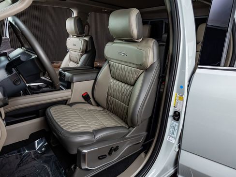 Used 2026 Ford F250 Platinum w/ Platinum Plus Package image 30