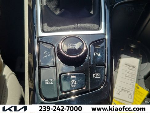 Used 2025 Kia Sportage EX FWD image 27