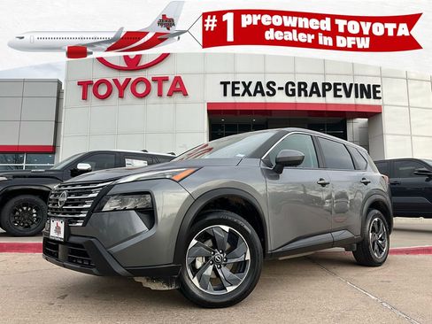 Used 2025 Nissan Rogue SV image 1