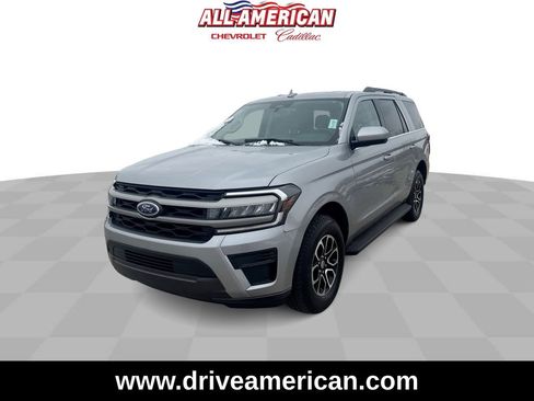Used 2024 Ford Expedition XLT image 1
