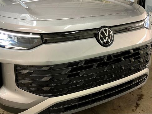 New 2026 Volkswagen Tiguan SE image 33