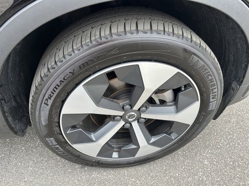 Certified 2025 Volvo XC40 B5 Plus w/ Climate Package image 13