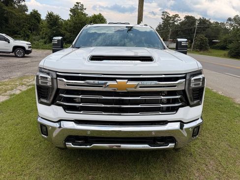 Used 2024 Chevrolet Silverado 3500 LTZ w/ LTZ Convenience Package AWD/4WD image 7