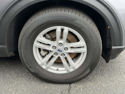 Used 2023 Ford Explorer XLT w/ Equipment Group 202A image 6