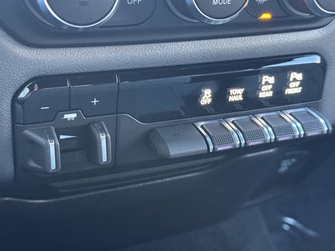 Used 2021 RAM 1500 Big Horn image 20
