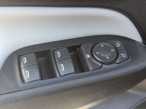 Used 2020 Chevrolet Equinox LT image 22