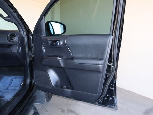 Used 2023 Toyota Tacoma TRD Sport V6 image 41