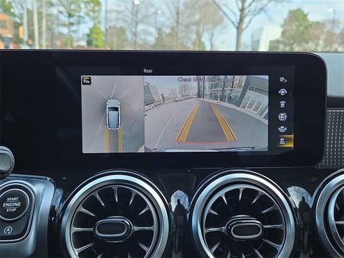 Certified 2022 Mercedes-Benz GLB 250 GLB 250 image 27