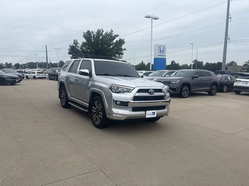 Used 2016 Toyota 4Runner Limited AWD/4WD image 3
